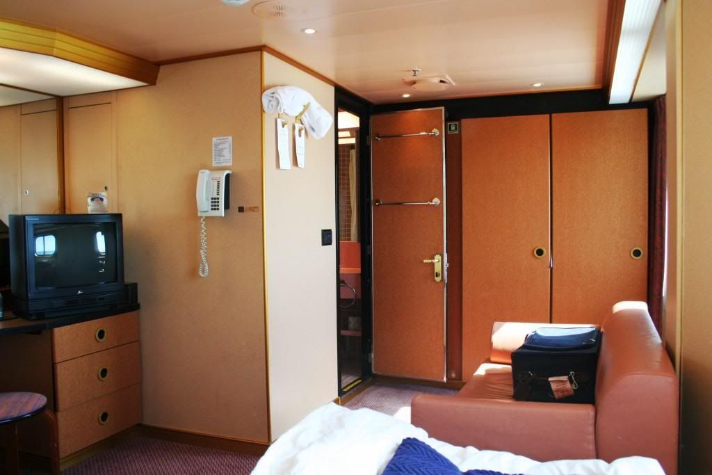 What Is It Like In A Category 1a Stateroom Carnival Cruise