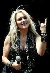 DORO PESH Lanza nuevo EP doro - DORO PESH Lanza nuevo EP