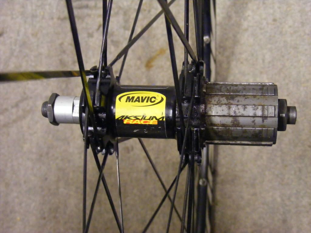 mavic aksium 700c rear wheel