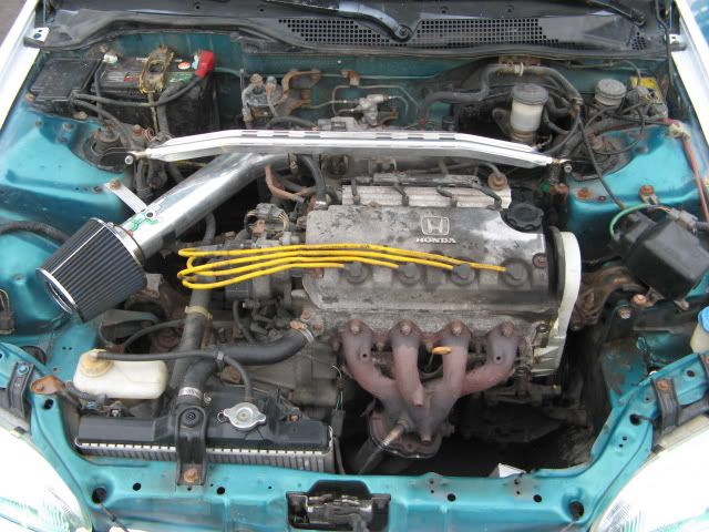 http://i162.photobucket.com/albums/t269/IONESCU1/turbo%20Z6%20build/newenginebay.jpg