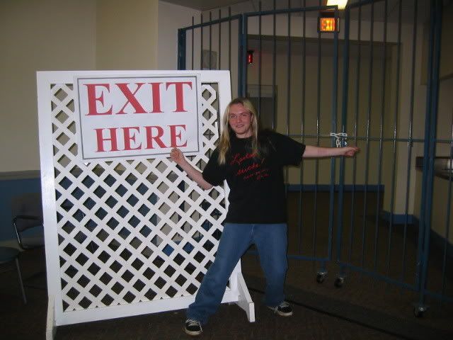  photo exithere.jpg